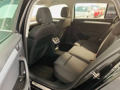 Skoda Superb Combi Ambition DSG°AHK°LED°SHZ°Apple-Car° — slika 11