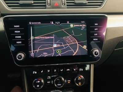 Skoda Superb Combi Ambition DSG°AHK°LED°SHZ°Apple-Car° — slika 20