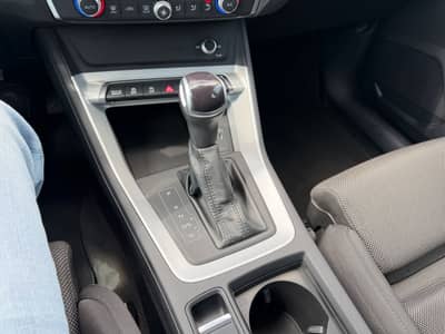Audi Q3 35 TDI S tronic Navi/LED/AID/Kamera — slika 9