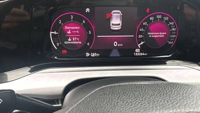 Volkswagen Golf VIII Lim. Life 2.0 TDI — slika 15
