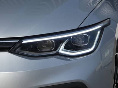 Volkswagen Golf 2.0 TDI Matrix-LED Navi Panorama Kamera ACC — slika 26