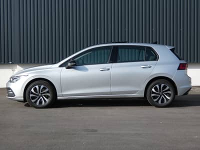 Volkswagen Golf 2.0 TDI Matrix-LED Navi Panorama Kamera ACC — slika 24