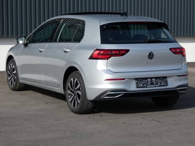 Volkswagen Golf 2.0 TDI Matrix-LED Navi Panorama Kamera ACC — slika 30