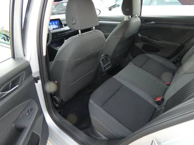 Volkswagen Golf 2.0 TDI Matrix-LED Navi Panorama Kamera ACC — slika 8