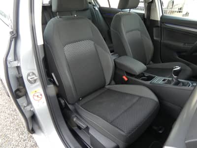 Volkswagen Golf 2.0 TDI Matrix-LED Navi Panorama Kamera ACC — slika 6