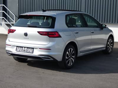 Volkswagen Golf 2.0 TDI Matrix-LED Navi Panorama Kamera ACC — slika 31