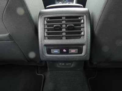 Volkswagen Golf 2.0 TDI Matrix-LED Navi Panorama Kamera ACC — slika 20