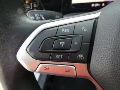 Volkswagen Golf 2.0 TDI Matrix-LED Navi Panorama Kamera ACC — slika 16