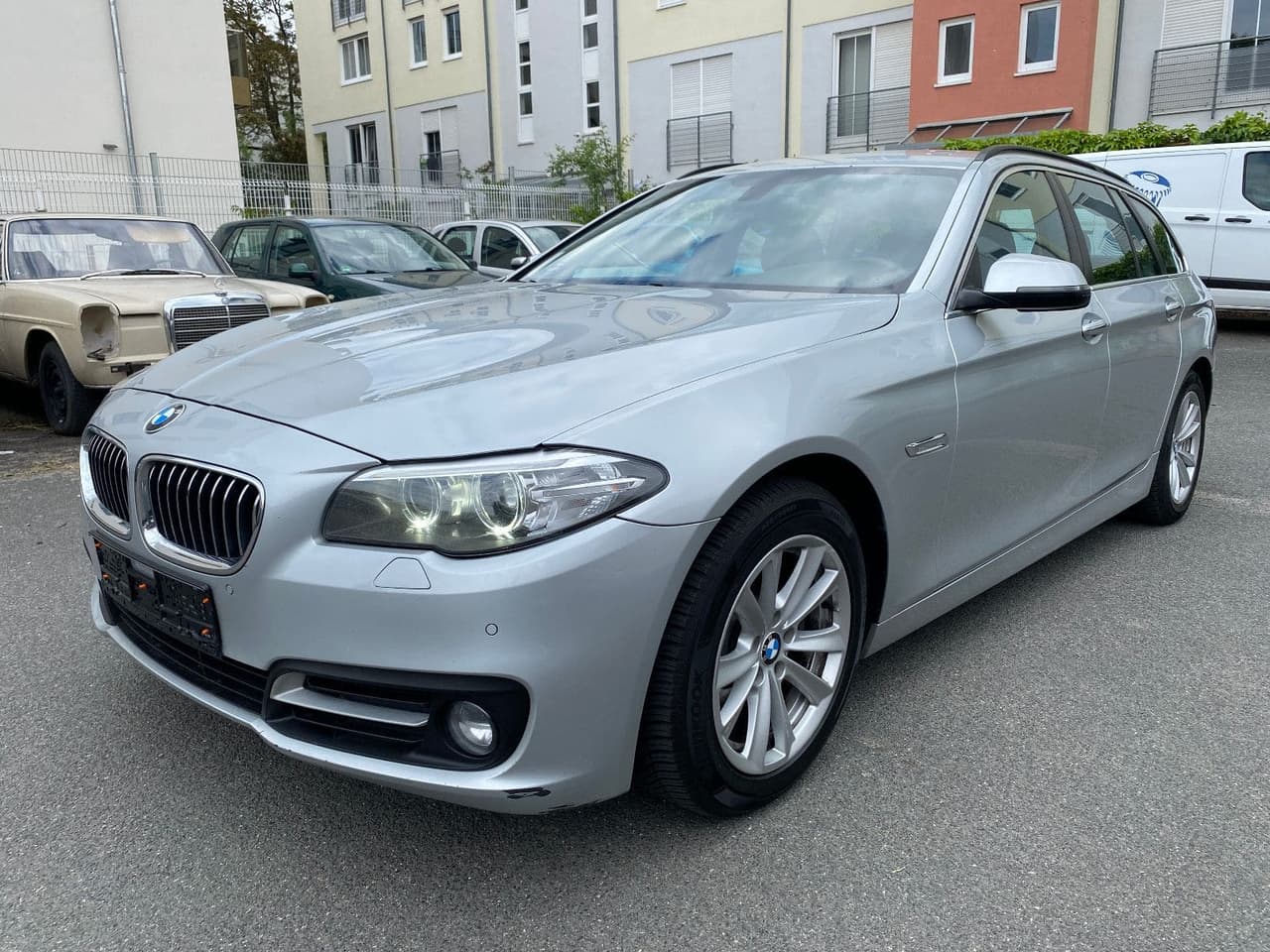 BMW 520d Touring Tempo/Sitzheizung/PDC/Bi-Xenon/USB — slika 1