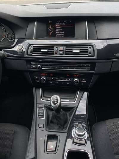 BMW 520d Touring Tempo/Sitzheizung/PDC/Bi-Xenon/USB — slika 11