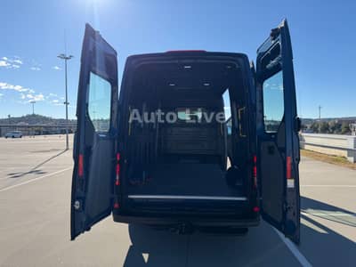 Volkswagen Crafter 35TDI*MITTEL-HOCH*KLIMA*STANDHEIZUNG*AHK — slika 21