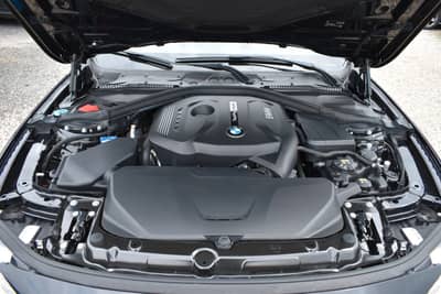 BMW 320i Touring Sport Line Sportautom.AHK LED Pano — slika 32