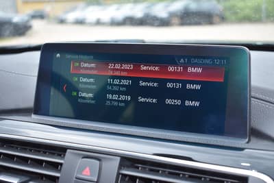 BMW 320i Touring Sport Line Sportautom.AHK LED Pano — slika 29
