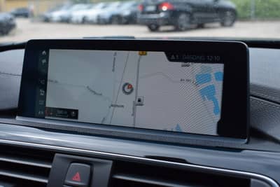 BMW 320i Touring Sport Line Sportautom.AHK LED Pano — slika 27