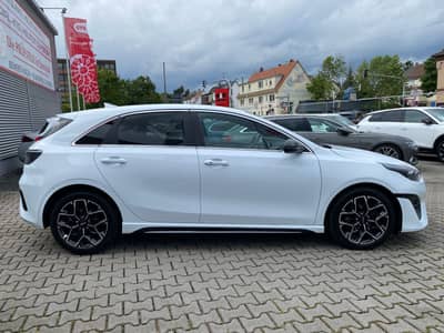 Kia Ceed GT Line Tempo/AHK/Assistenz/CarPlay/Kamera — slika 16