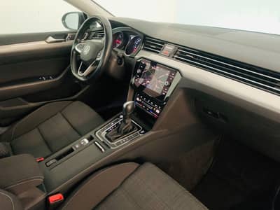 Volkswagen Passat Variant Business DSG°MATRIX°ACC°1.Hd° — slika 20