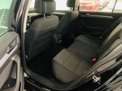 Volkswagen Passat Variant Business DSG°MATRIX°ACC°1.Hd° — slika 18
