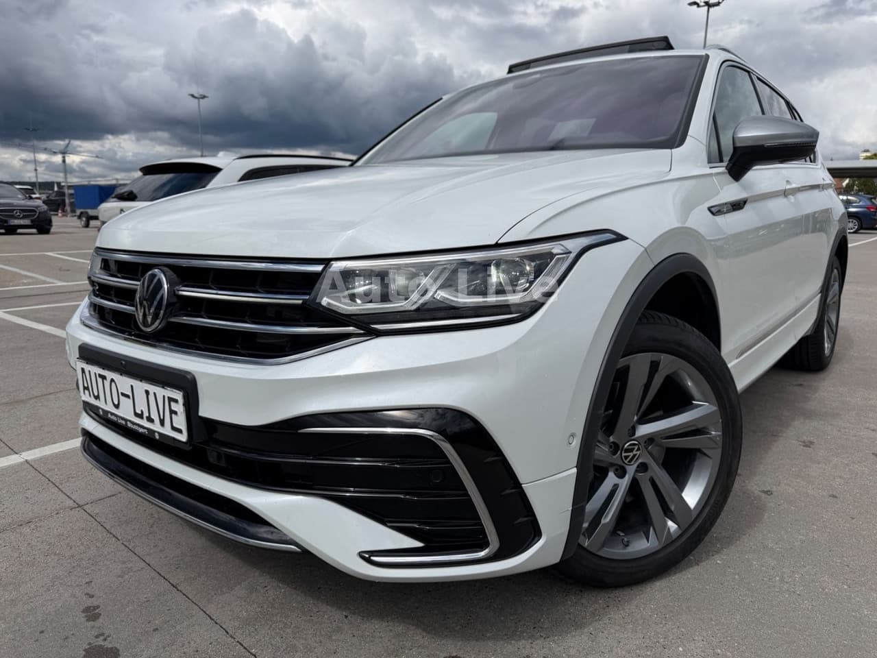 Volkswagen Tiguan Allspace 2.0 TDI DSG*4M*R LINE*7 STZE*360 — slika 1