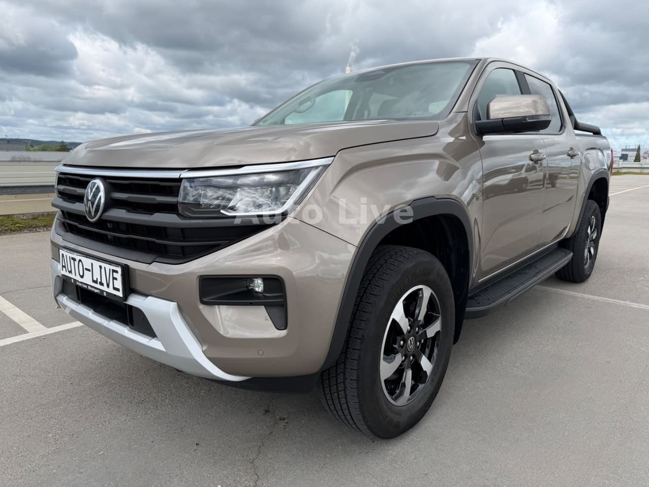 Volkswagen Amarok 2.0 TDI Life Doppelkabine 4M*NAVI*LED*AHK — slika 1