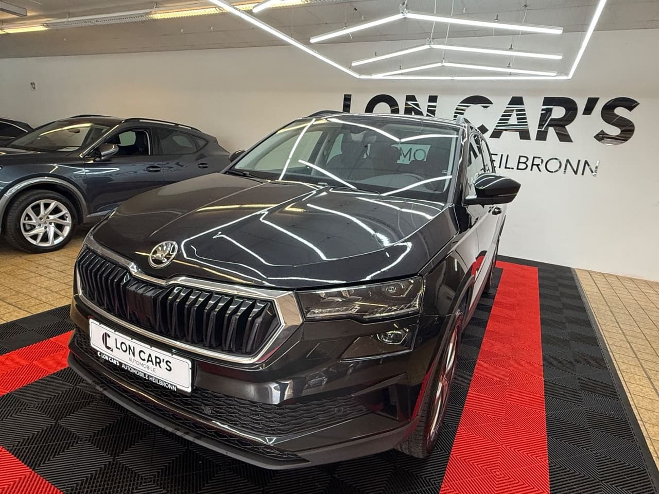 Skoda Karoq Style 4x4/Navi/LED/Kamera/Erster H/TOP — slika 1