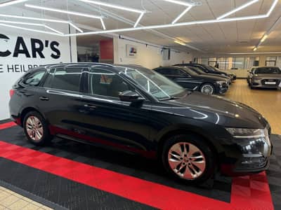Skoda Octavia Combi Ambition/Navi/LED/SHZ/Erster H/TOP — slika 4