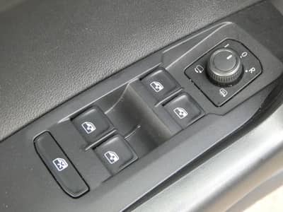 Volkswagen Taigo 1.0 TSI Life 1-Hand LED Navi Virtual SHZ — slika 18