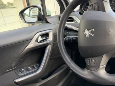 Peugeot 2008 Active*KLIMA*105.000km*PDC*Sitzheizung* — slika 13