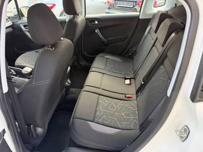Peugeot 2008 Active*KLIMA*105.000km*PDC*Sitzheizung* — slika 22