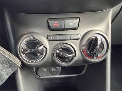 Peugeot 2008 Active*KLIMA*105.000km*PDC*Sitzheizung* — slika 17