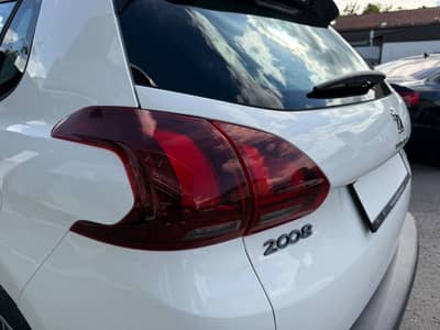 Peugeot 2008 Active*KLIMA*105.000km*PDC*Sitzheizung* — slika 10