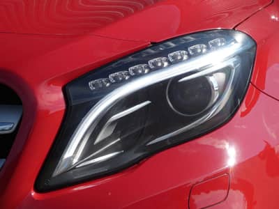 Mercedes-Benz GLA 180 Urban Bi-Xenon Navi Panorama Teilleder — slika 19