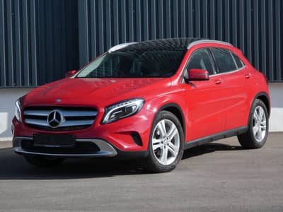 Mercedes-Benz GLA 180 Urban Bi-Xenon Navi Panorama Teilleder — slika 1