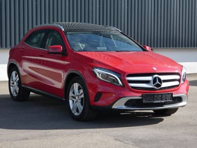 Mercedes-Benz GLA 180 Urban Bi-Xenon Navi Panorama Teilleder — slika 16