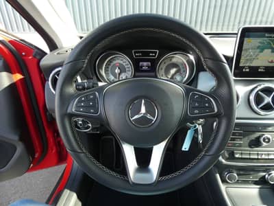 Mercedes-Benz GLA 180 Urban Bi-Xenon Navi Panorama Teilleder — slika 11