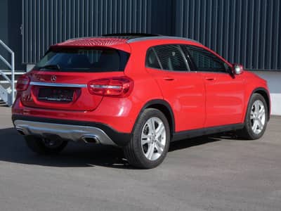 Mercedes-Benz GLA 180 Urban Bi-Xenon Navi Panorama Teilleder — slika 23