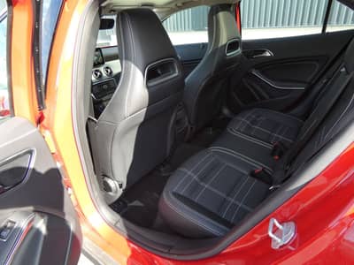 Mercedes-Benz GLA 180 Urban Bi-Xenon Navi Panorama Teilleder — slika 8