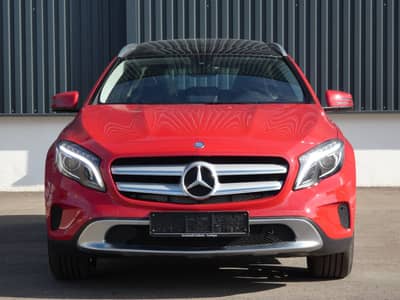 Mercedes-Benz GLA 180 Urban Bi-Xenon Navi Panorama Teilleder — slika 20