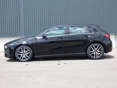 Mercedes-Benz A 180 d DCT LED Navi Teilleder SHZ Kamera 1-Hand — slika 18