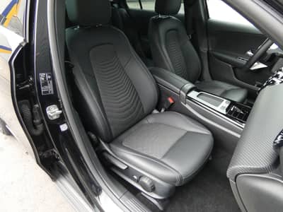 Mercedes-Benz A 180 d DCT LED Navi Teilleder SHZ Kamera 1-Hand — slika 6