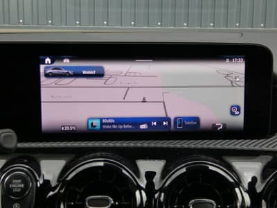 Mercedes-Benz A 180 d DCT LED Navi Teilleder SHZ Kamera 1-Hand — slika 9