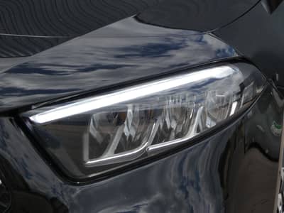 Mercedes-Benz A 180 d DCT LED Navi Teilleder SHZ Kamera 1-Hand — slika 20