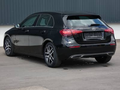 Mercedes-Benz A 180 d DCT LED Navi Teilleder SHZ Kamera 1-Hand — slika 24