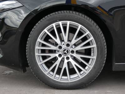 Mercedes-Benz A 180 d Lim 8G DCT LED Navi Teilleder Kamera 18" — slika 20