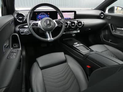 Mercedes-Benz A 180 d Lim 8G DCT LED Navi Teilleder Kamera 18" — slika 3