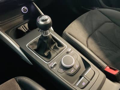 Audi Q2 35 TFSI S line°KAMERA°PANORAMA°AHK°1.Hd° — slika 16