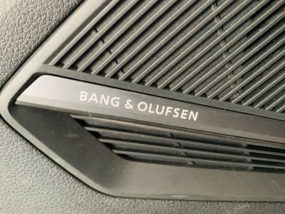 Audi Q2 35 TFSI S line°KAMERA°PANORAMA°AHK°1.Hd° — slika 19