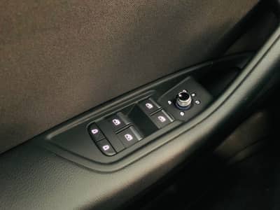 Audi A4 Avant 35 TDI S tronic°LED°SHZ°NAVI°PDC°1.Hd° — slika 12