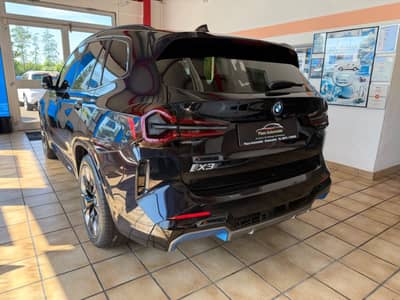 BMW iX3 Impressive PANO HEADUP M-SPORTPAKET — slika 17
