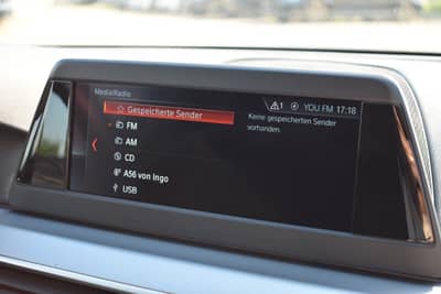 BMW 530 i Touring xDrive AHK Panorama LED Kamera — slika 25