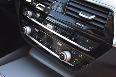 BMW 530 i Touring xDrive AHK Panorama LED Kamera — slika 24